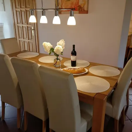 Village - Rena Nyaraló *